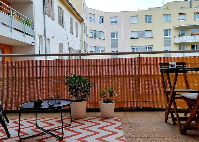 Apartment Joyau Cache Avec Parking Privatif En Hyper-centre *